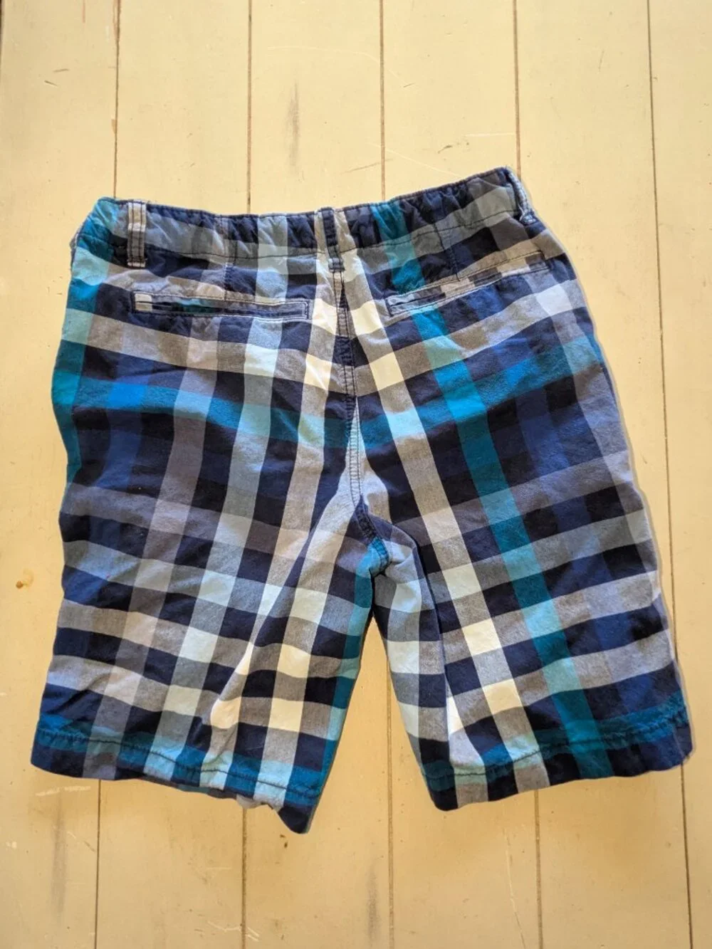 BOYS GAP KIDS BLUE PLAID SHORTS - SIZE 16 HUSKY